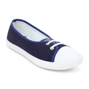 North Star Nancy Canvas Sneaker For Girls 